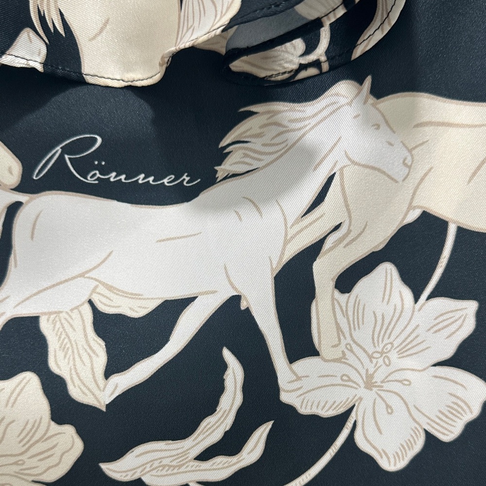 Ronner Design Blouse - Picture 2 of 4